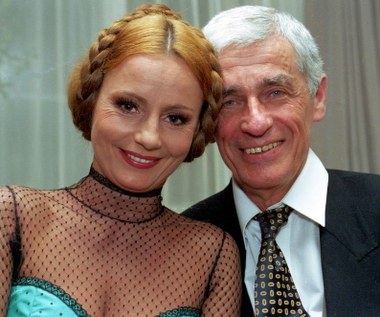 Hanuszkiewicz czterokrotnie się żenił, w tym trzy razy z aktorkami: Zofią Rysiówną, Zofią Kucówną i Magdaleną Cwenówną.

To właśnie Cwenówna odebrała w listopadzie 2008 r. specjalnego Feliksa Warszawskiego, przyznanego Hanuszkiewiczowi. Artysta nie przybył na uroczystość ze względu na złe samopoczucie.