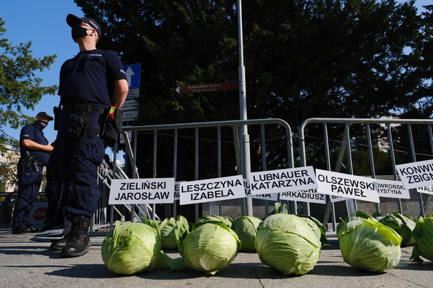 Happening Agrounii przed budynkiem Sejmu w Warszawie /Mateusz Marek /PAP