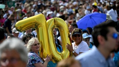 "Happy birthday, Pope Leo!". Zobacz, jak wierni zaskoczyli papieża