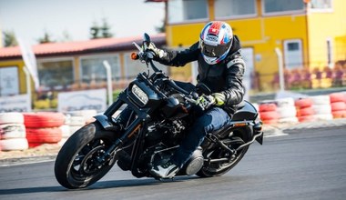 ​Harley Davidson na torze wyścigowym