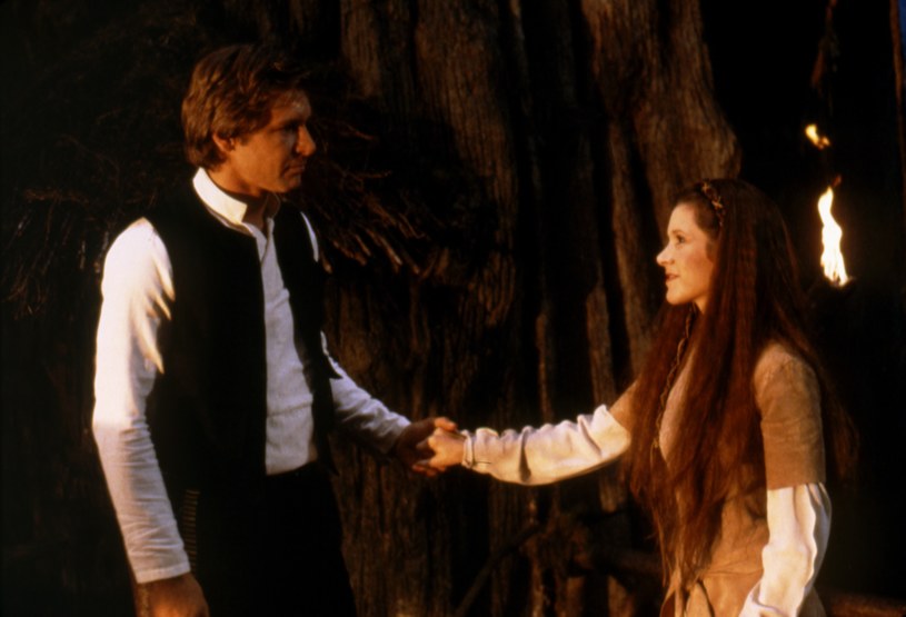 Harrison Ford i Carrie Fisher w filmie "Gwiezdne wojny VI: Powrót Jedi" /Sunset Boulevard/Corbis /Getty Images