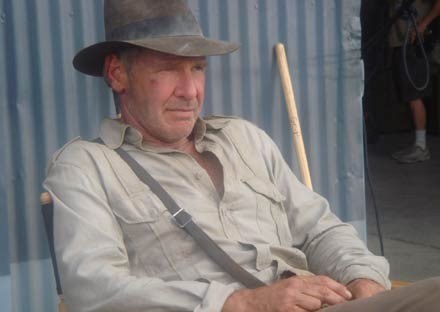 Harrison Ford na planie "Indiany Jonesa 4" /