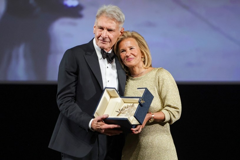 Harrison Ford otrzymał Honorową Złotą Palmę od szefowej festiwalu w Cannes, Iris Knobloch / Pascal Le Segretain /Getty Images