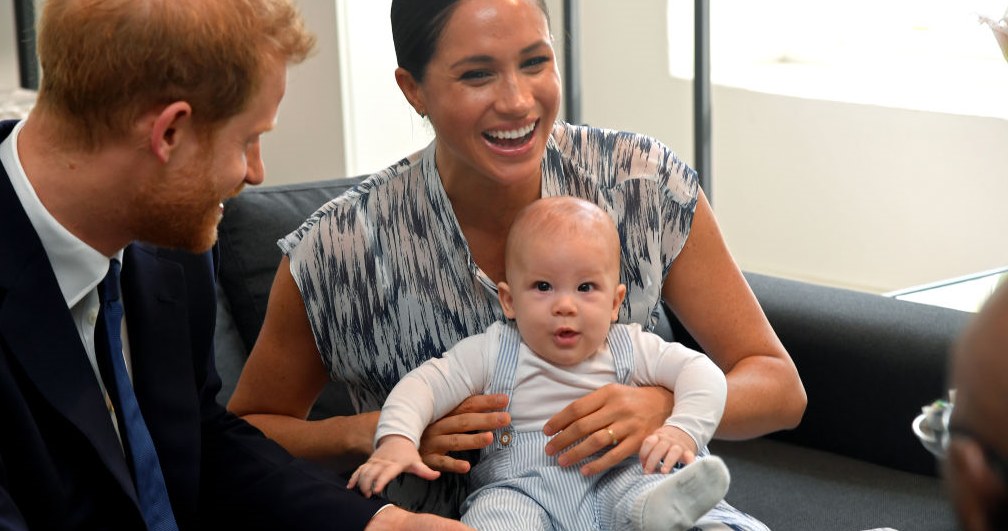 Harry i Meghan przedstawili córeczkę królowej /	Toby Melville /Getty Images