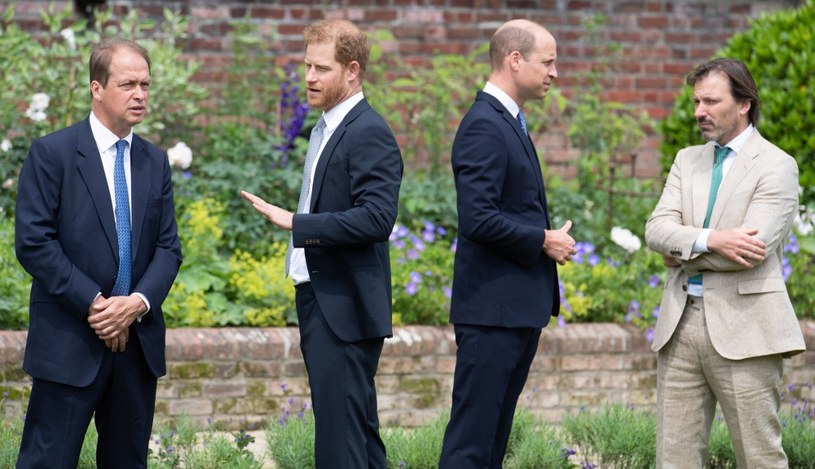 Harry i William na odsłonięciu pomnika księżnej Diany /Dominic Lipinski   /Getty Images