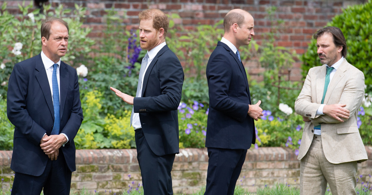 Harry i William na odsłonięciu pomnika księżnej Diany /Dominic Lipinski   /Getty Images