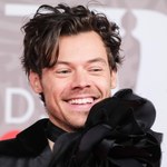 Harry Styles dostał 8 tys. pocztówek. Stalkerka skazana