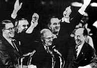 Harry Truman (w centrum) na konwencie Partii Demokratycznej w Chicago, 1950 /Encyklopedia Internautica