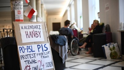 Hartwich: Być może przez symulowany alarm wyprowadzi się nas z Sejmu