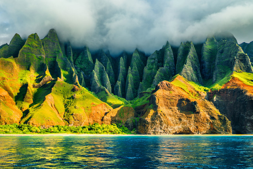 Hawaje to raj na ziemi, który nadal kryje wiele tajemnic. Jest najmłodszym amerykańskim stanem. /123RF/PICSEL