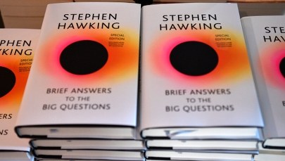 Hawking ostrzega zza grobu przed Trumpem i Brexitem
