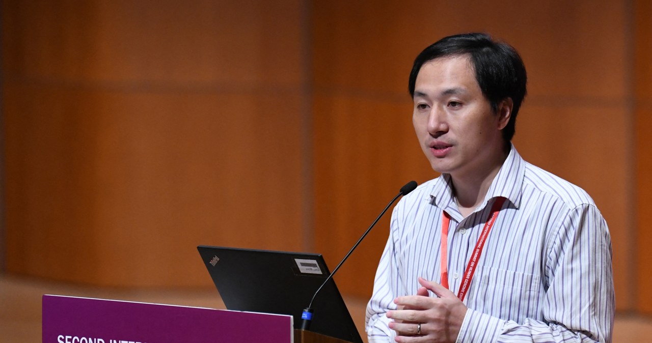 He Jiankui podczas prezentacji swojego osiągnięcia dotyczącego edycji genomów /AFP