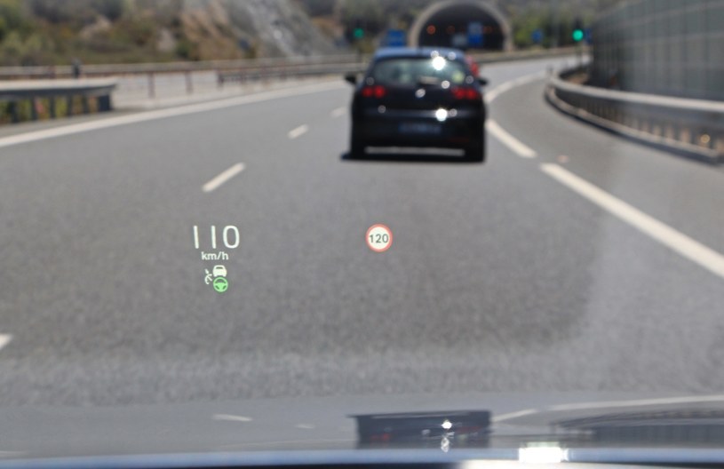 Head-Up Display w Volvo S90 /INTERIA.PL