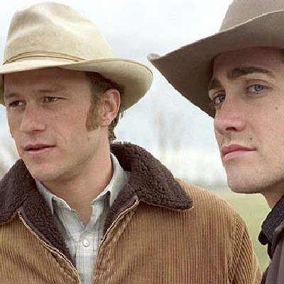 Heath Ledger i Jake Gyllenhaal grają w "Brokeback Mountain" kowbojów - homoseksualistów /