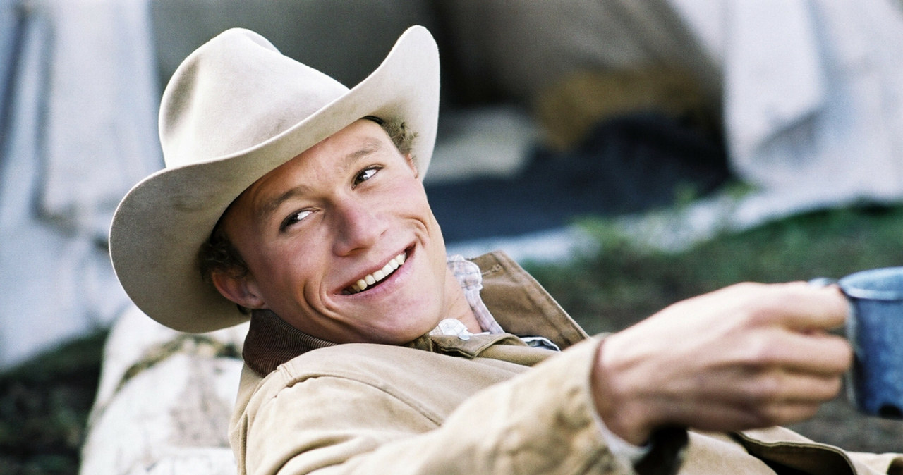 Heath Ledger w filmie "Brokeback Mountain" z 2005 roku. /Focus Films/Courtesy Everett Collection /East News