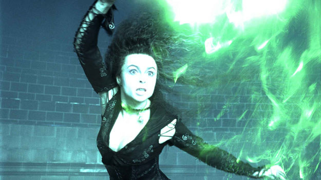 Helena Bonham Carter wciela się w serii o Harrym Potterze w Bellatrix Lestrange /materiały prasowe