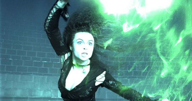 Helena Bonham Carter wciela się w serii o Harrym Potterze w Bellatrix Lestrange /materiały prasowe