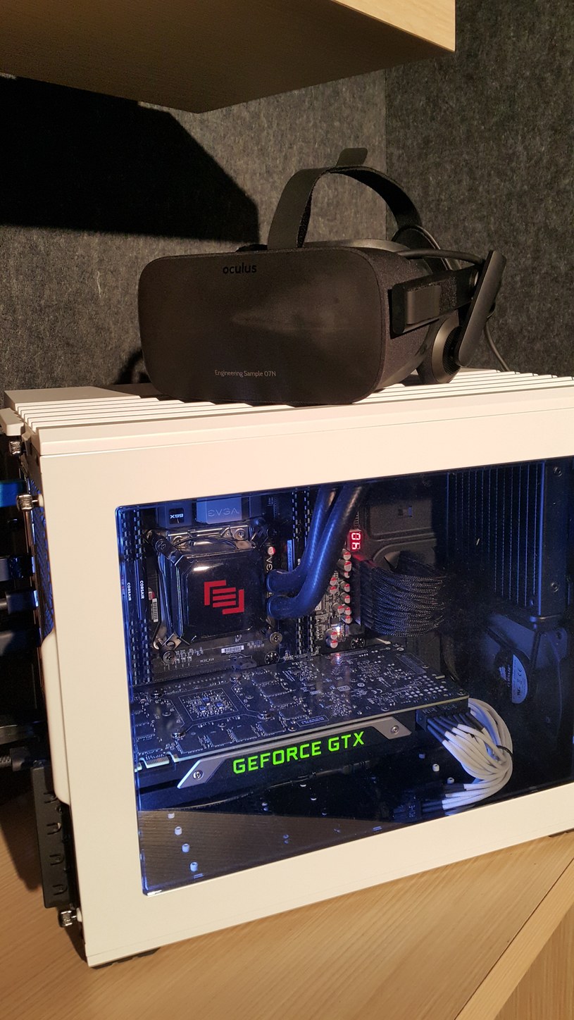 Hełm Oculus Rift i odpowiednio potężny komputer z kartą firmy Nvidia /INTERIA.PL