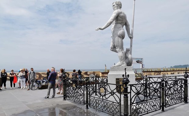 Helski Neptun stracił męskość. Wandalowi grozi nawet więzienie