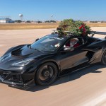 Hennessey znowu to zrobił. Pobili rekord prędkości z choinką na dachu