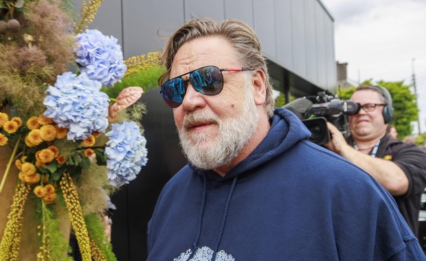 Henry Cavill i Russell Crowe razem w ekranizacji kultowego hitu