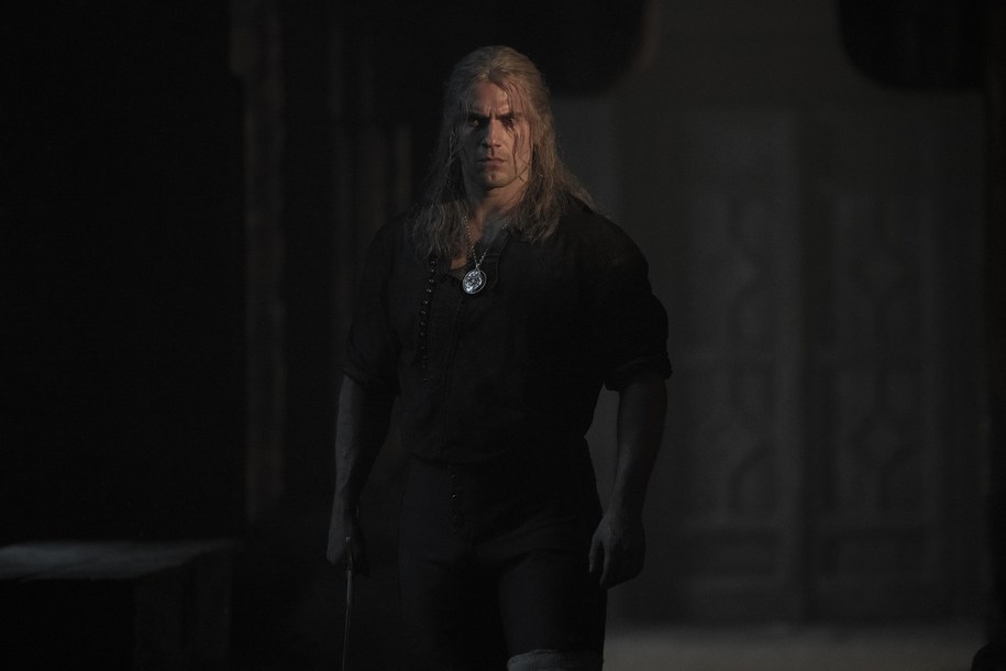 Henry Cavill jako Geralt na planie drugiego sezonu "Wiedźmina" /Netflix  /Materiały prasowe