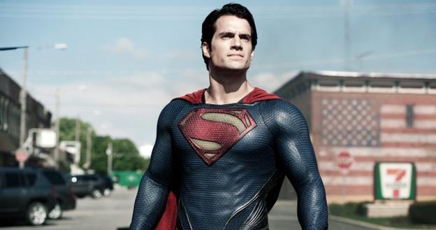 Henry Cavill jako Superman w filmie "Człowiek ze stali" /materiały prasowe