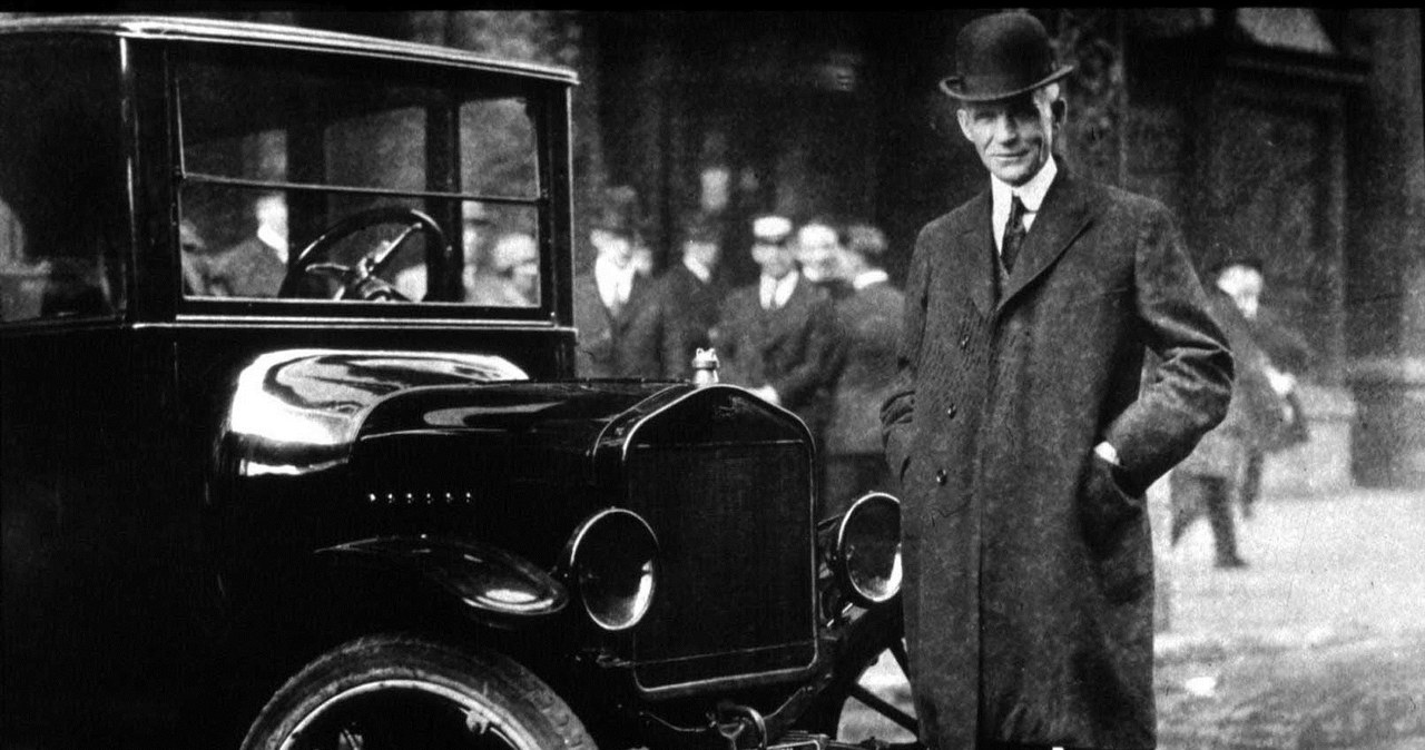 Henry Ford i jego model "T" /Getty Images