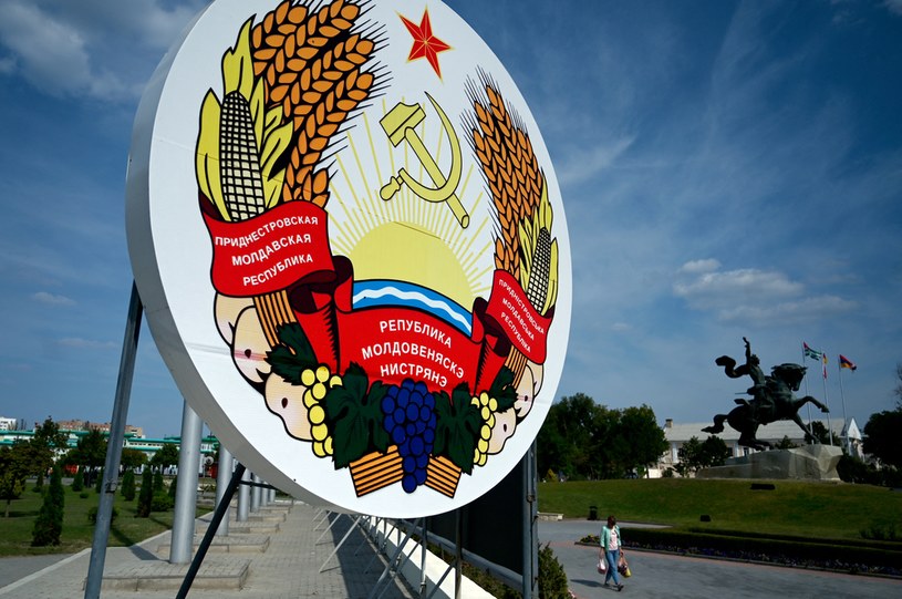 Herb Naddniestrza - prorosyjskiego regionu separatystycznego Mołdawii /AFP
