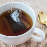 Herbata hamuje starzenie się, wymiata toksyny, podkręca metabolizm. Pij filiżankę dziennie