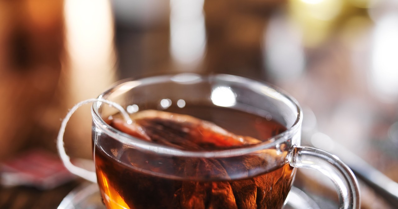 Herbata jest ważnym składnikiem hot toddy /123RF/PICSEL