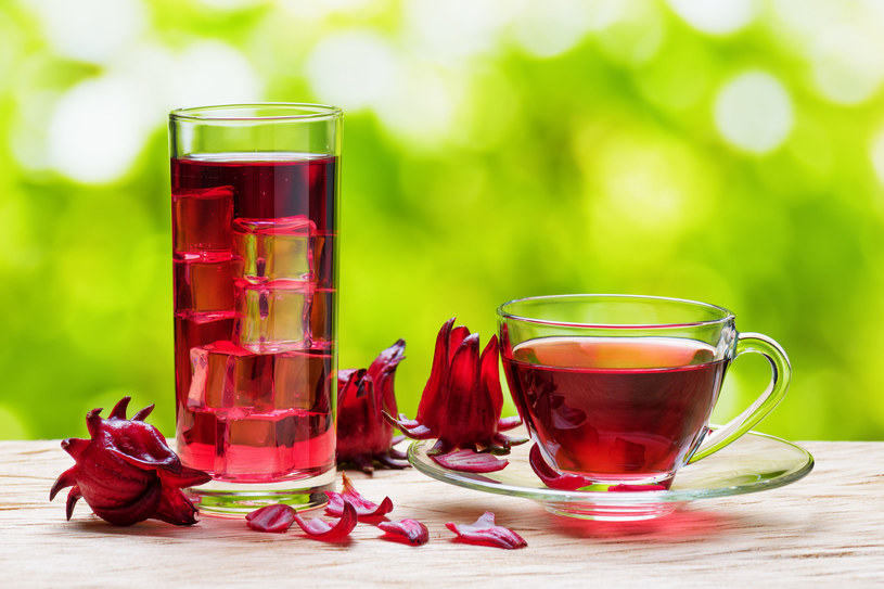 Herbata mrożona z hibiskusa jest najlepsza dla ochłody /123RF/PICSEL