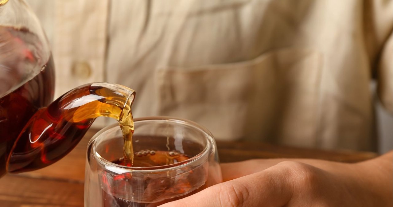 Herbata z aromatycznej przyprawy zbija nie tylko wysoki cukier. /Serezniy /123RF/PICSEL