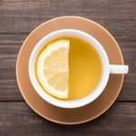Herbata z cytryną: Czy naprawdę jest szkodliwa? 