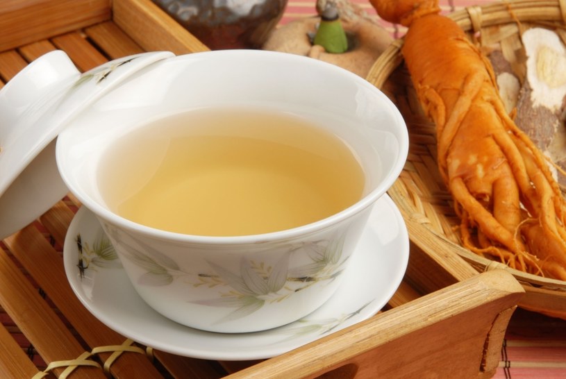 Herbatka z żeńszenia ma wspaniałe właściwości /123RF/PICSEL