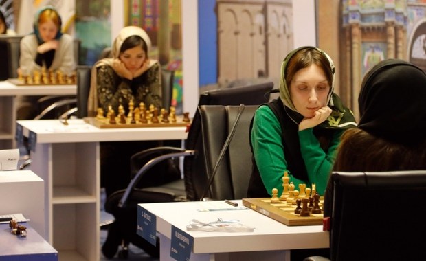 Hidżab obowiązkowy dla szachistek. Część zawodniczek zbojkotowała mistrzostwa świata 