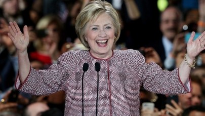 Hillary Clinton o krok od prezydentury. Wciąż zyskuje w sondażach