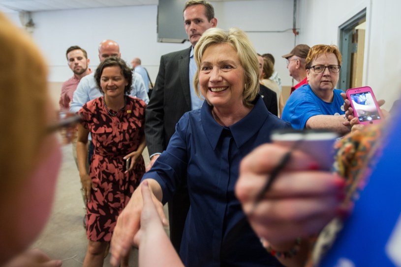 Hillary Clinton próbuje ocieplić swój wizerunek /AFP