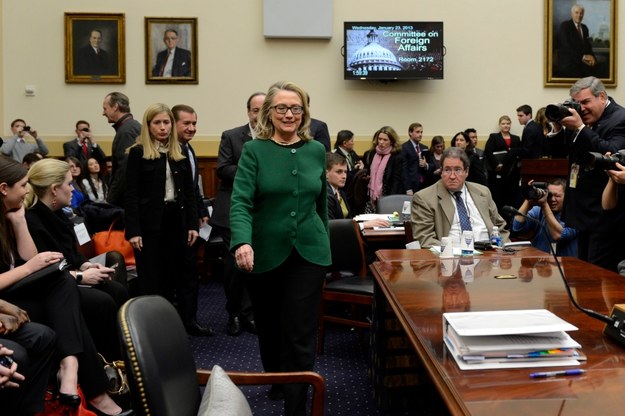 Hillary Clinton przed Komisją Spraw Zagranicznych Senatu /MICHAEL REYNOLDS    /PAP/EPA