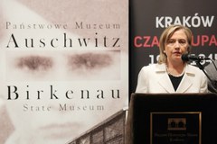 Hillary Clinton w Fabryce Schindlera