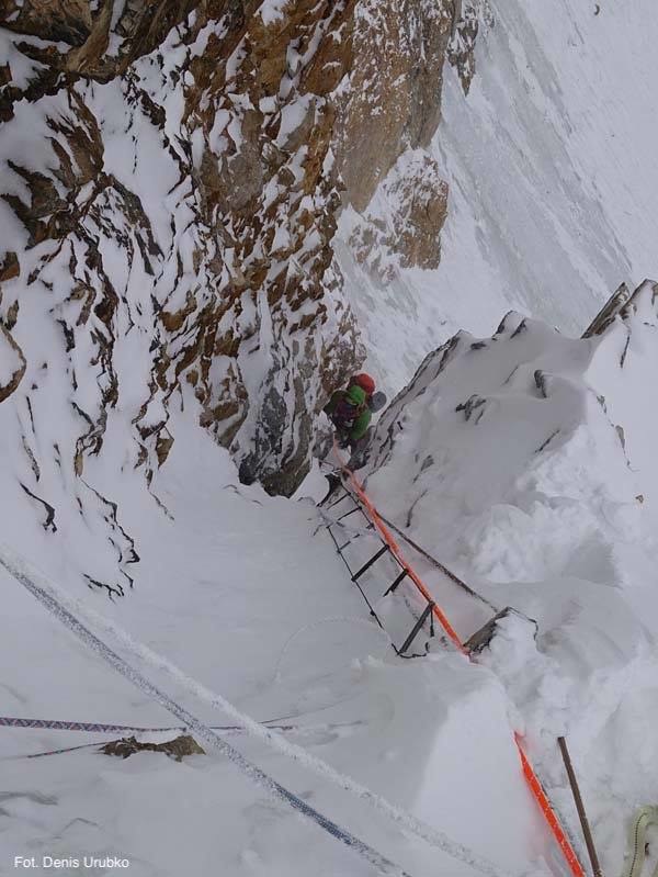 Himalaiści podczas wspinaczki na K2 /Marek Chmielarski/Polski Himalaizm Zimowy 2016-2020 im. Artura Hajzera/Facebook /