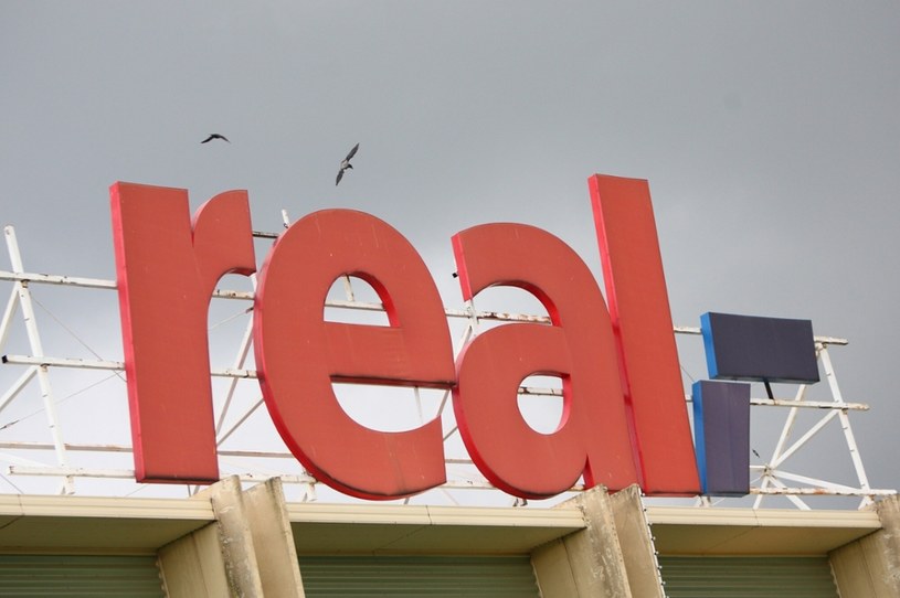 Hipermarkety Real zostały w większości sprzedane spółce Auchan. /Stanisław Kowalczuk / East News /East News