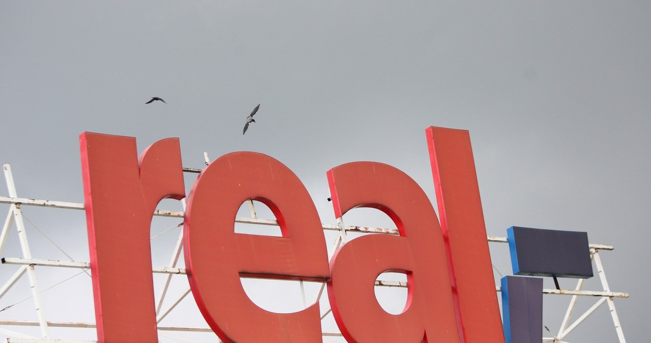 Hipermarkety Real zostały w większości sprzedane spółce Auchan. /Stanisław Kowalczuk / East News /East News
