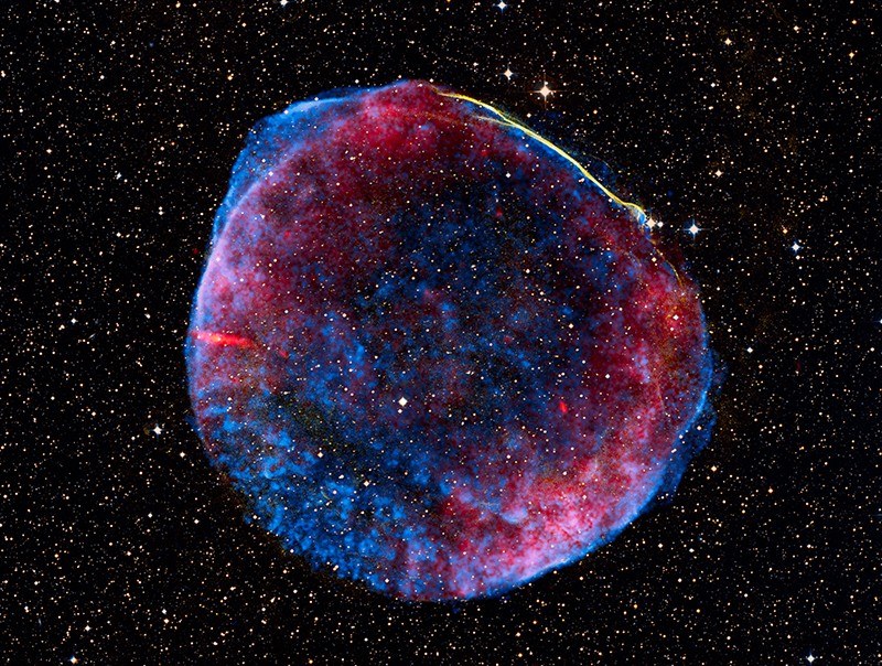 Hipernowe to obiekty znacznie jaśniejsze od "regularnych" supernowych /NASA