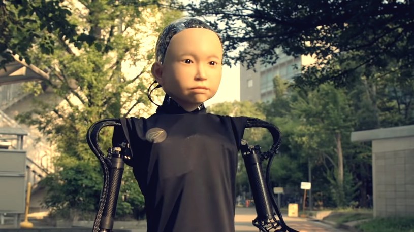 Hiroshi Ishiguro stworzył androida o imieniu Ibuki. Robot wygląda jak dziecko /Geekweek