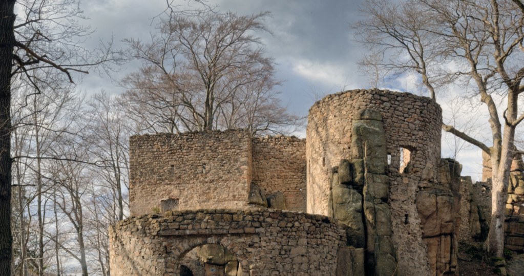 Historia zamku Bolczów sięga XIV wieku, jest jednym z najstarszych na Dolnym Śląsku /INTERIA.PL