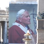 Historycy krytycznie o filmie i książce o kard. Wojtyle. "Nie są rzetelne"