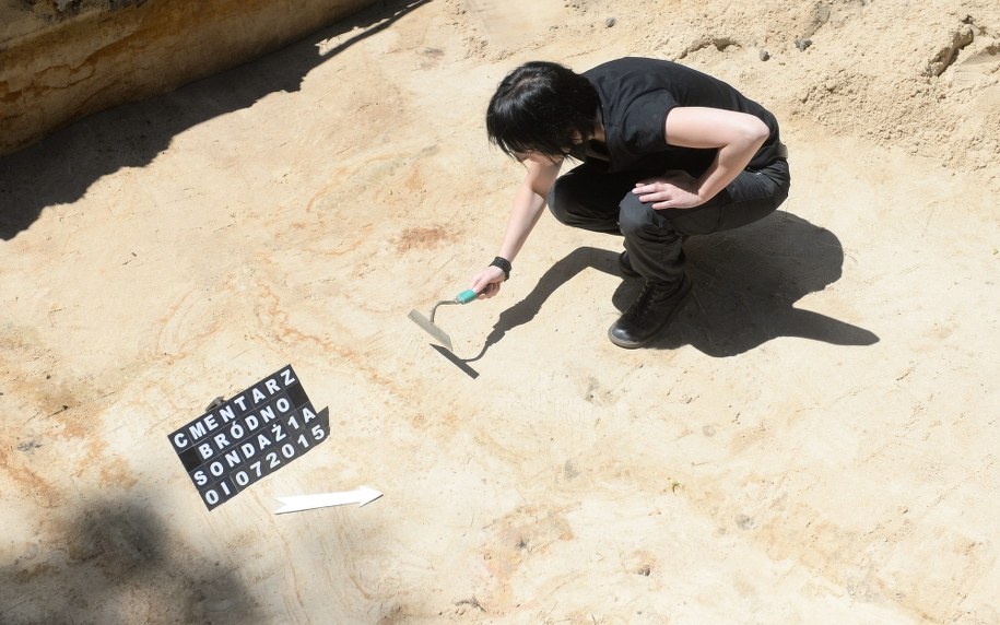 Historycy oceniają, że na Bródnie mogło zostać potajemnie pochowanych około 50 osób /Bartłomiej Zborowski /PAP