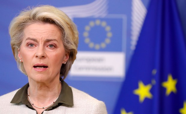 Historyczna decyzja UE. Wspólnota sfinansuje dostawy broni dla Ukrainy