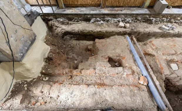 Historyczne odkrycie podczas remontu Złotej Bramy w Gdańsku